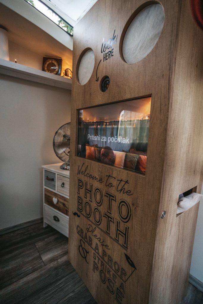 PIXY_PHOTO_BOOTH_GRAB_A_PROP